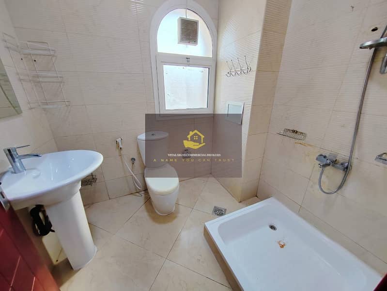 4 3ea90284-d6e3-43b3-bed1-69741f631e82. jpg