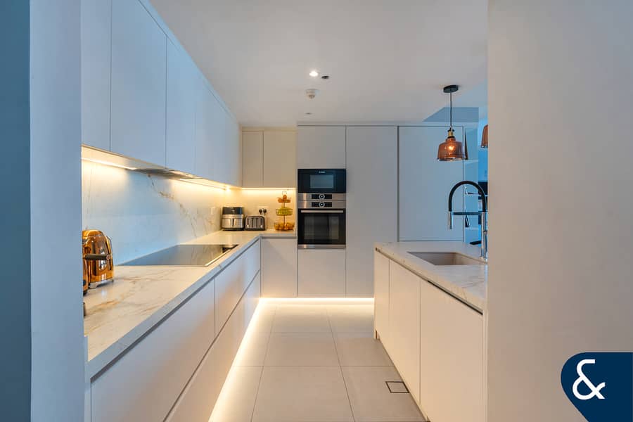 3 Beds | Upgraded | Penthouse | Marina View
