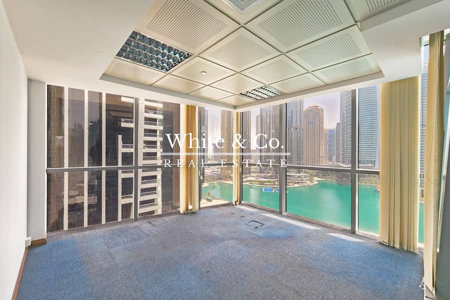 Vacant | Corner Unit | Stunning Lake View Vacant | Corner Unit | Stunning Lake View