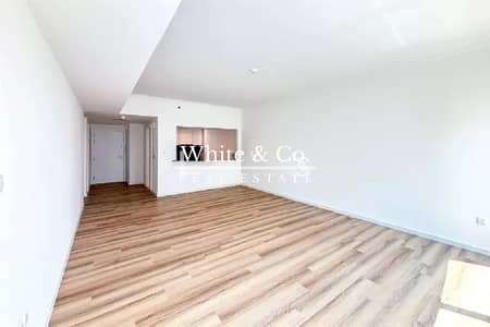 1 Bedroom Flat for Rent in Dubai Marina, Dubai - Upgraded | Marina View | Chiller Included