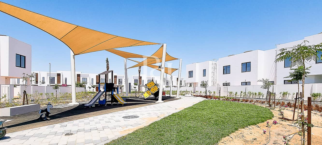 12 al-ghadeer-abudhabi-community-images-play-area (1). JPG