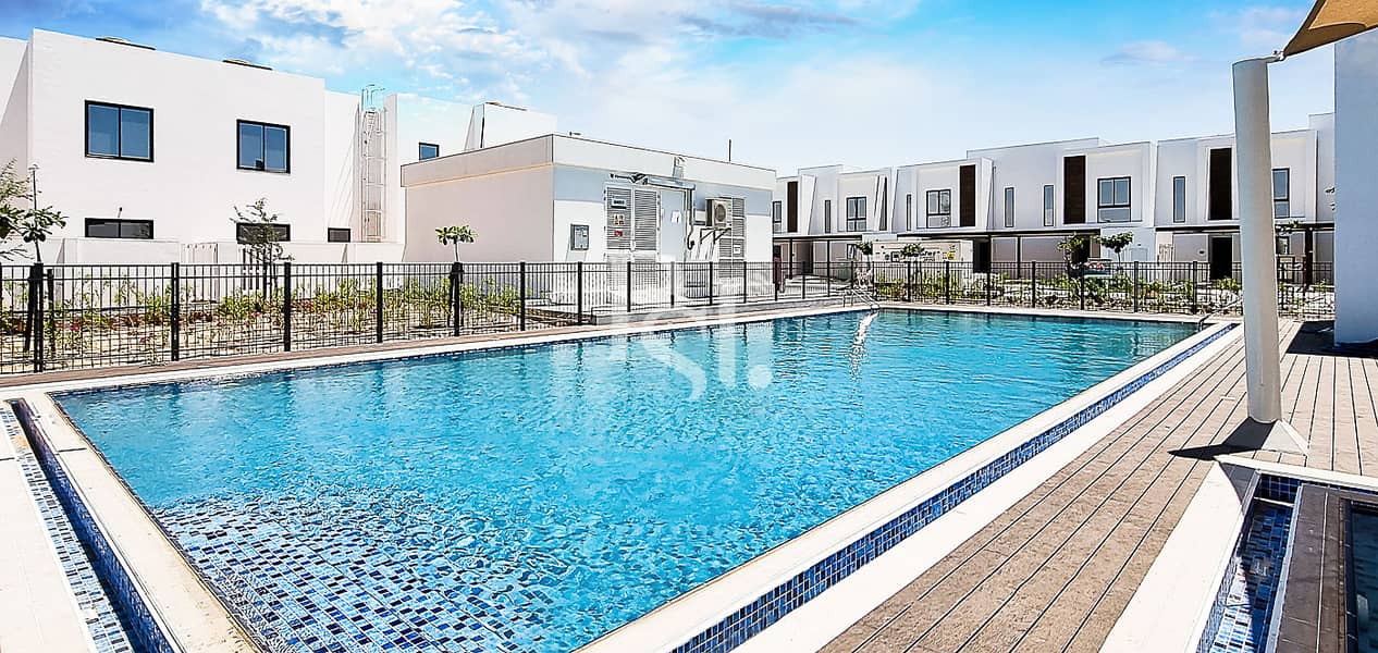 13 al-ghadeer-abudhabi-community-images-pool (1). JPG