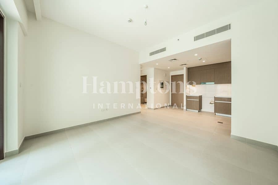Pool Facing | Immaculate 1 Bed | Vacant
