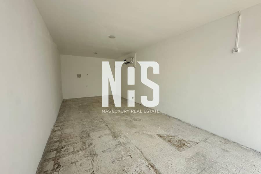 Road-Facing Retail Shop | 40 SQM | First Signal