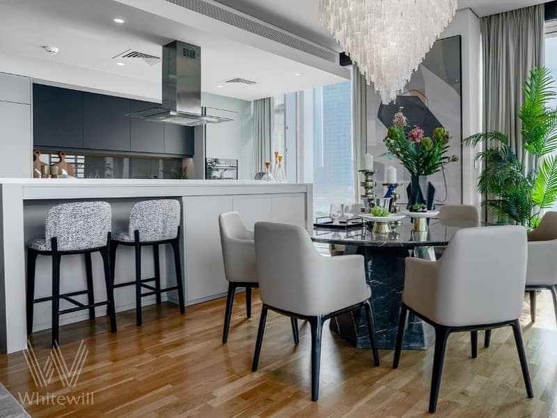 7 Dining area and kitchen_. jpg