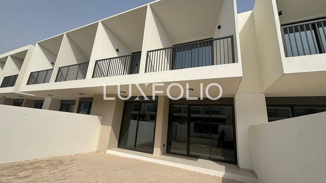 Таунхаус в Таун Сквер,Маха Таунхаусы, 3 cпальни, 150000 AED - 12073782 Таунхаус в Таун Сквер,Маха Таунхаусы, 3 cпальни, 150000 AED - 12073782