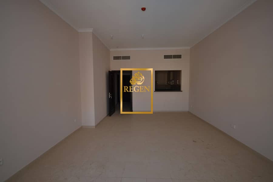 11 Living Room Towards Kitchen. JPG