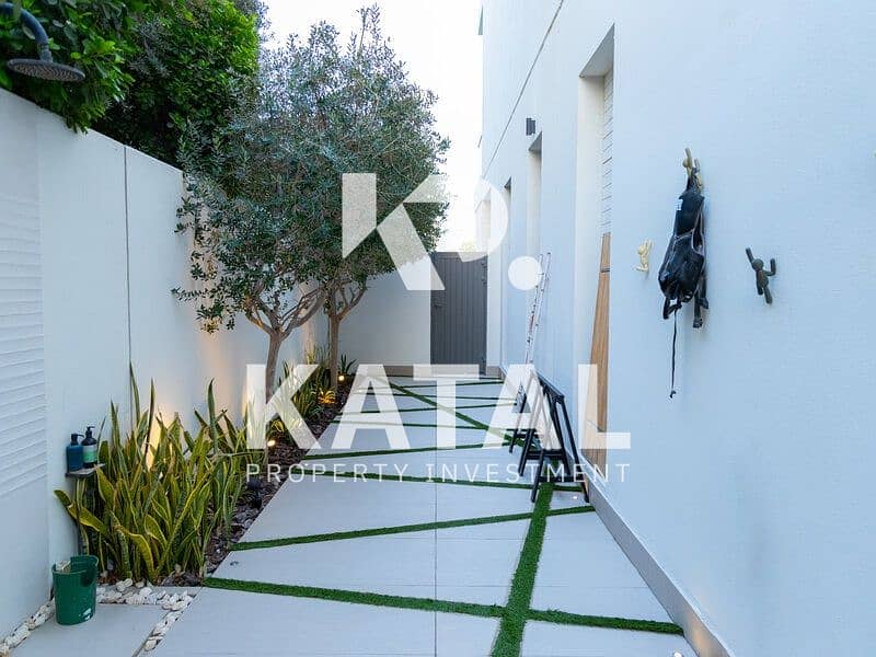 11 4 bedroom_for sale_Aspens Yas Acres_Yas Island_TOWNHOUSE 14. jpg