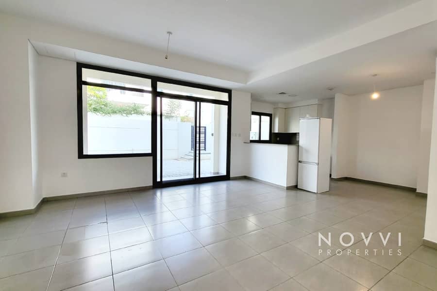 Таунхаус в Таун Сквер,Захра Таунхаусы, 3 cпальни, 2800000 AED - 12074563 Таунхаус в Таун Сквер,Захра Таунхаусы, 3 cпальни, 2800000 AED - 12074563