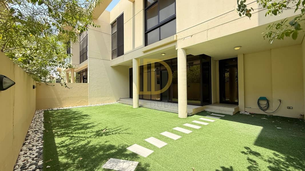 位于达马克山庄,公园别墅,洛克伍德别墅群 3 卧室的联排别墅 3550000 AED - 12075231 位于达马克山庄,公园别墅,洛克伍德别墅群 3 卧室的联排别墅 3550000 AED - 12075231