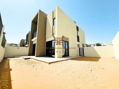 4 Bedroom Villa for Rent in Dubailand, Dubai - Main. jpg