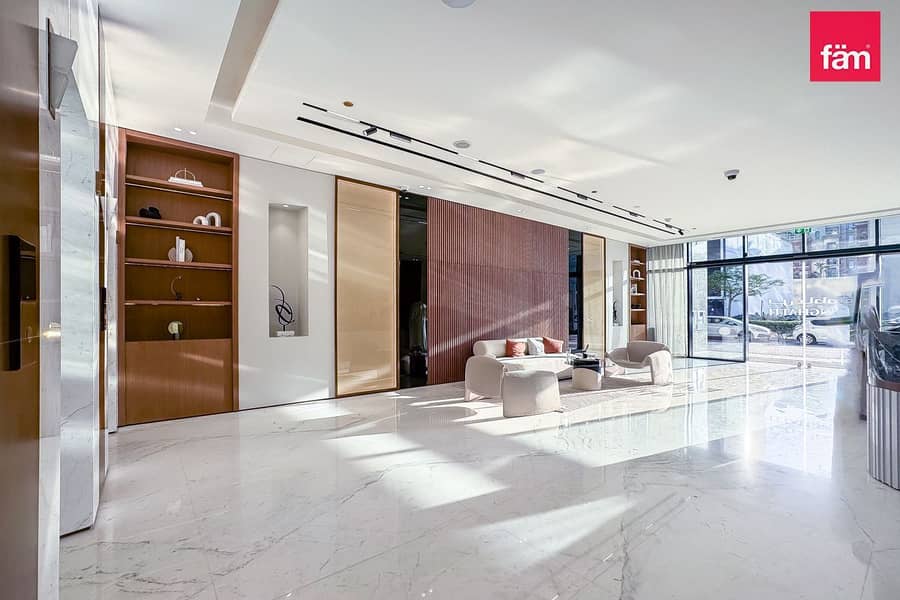Stylish Studio I Infinity Pool | New Built