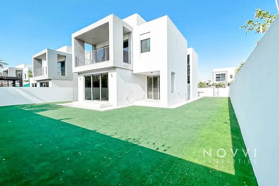 Community Expert | Single Row | Prime Location Community Expert | Single Row | Prime Location