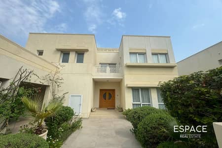5 Bedroom Villa for Rent in The Meadows, Dubai - Furnished Optional- Exclusive- Upgraded 5 Bedroom Villa for Rent in The Meadows, Dubai - Furnished Optional- Exclusive- Upgraded