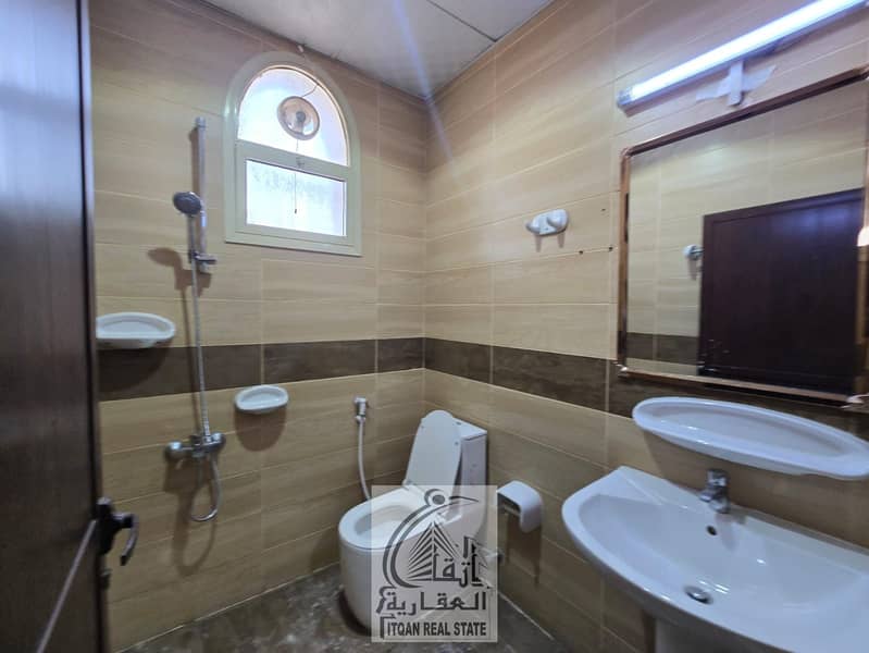 10 55b0d238-d88a-450a-bd11-3ba23e4335da. jpg