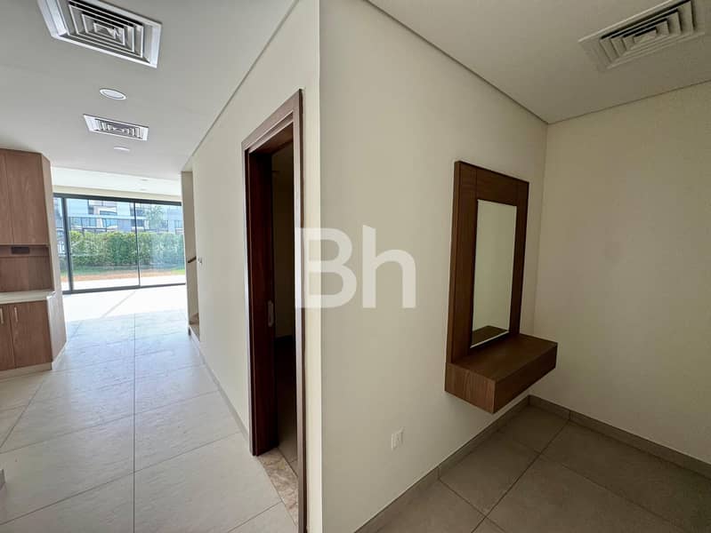 位于阿尔弗雷德街区，阿尔弗雷德西区 4 卧室的联排别墅 245000 AED - 12077484