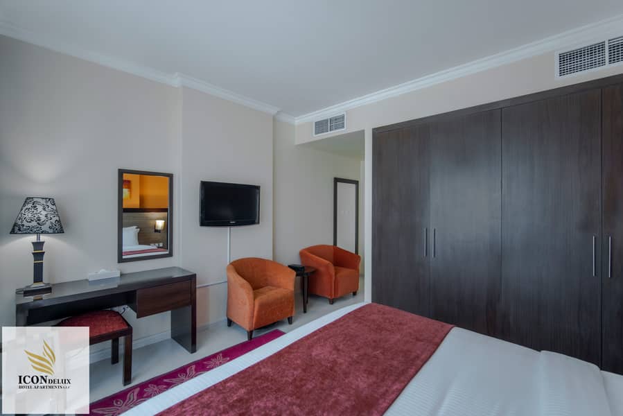 2 DLX SUITE 1BR CLOSET. jpg