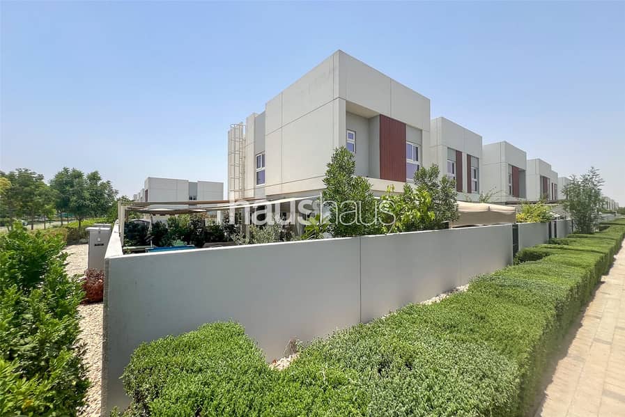 Extended Huge Plot | Single Row | Greenbelt