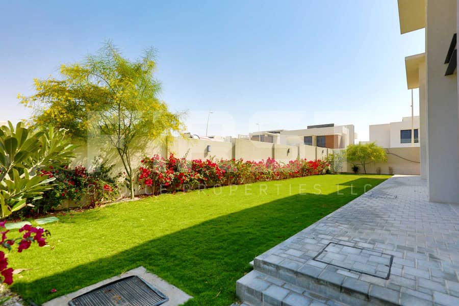External Photo of 4 Bedroom Villa in West Yas Yas Island Abu Dhabi UAE (4). jpg External Photo of 4 Bedroom Villa in West Yas Yas Island Abu Dhabi UAE (4). jpg