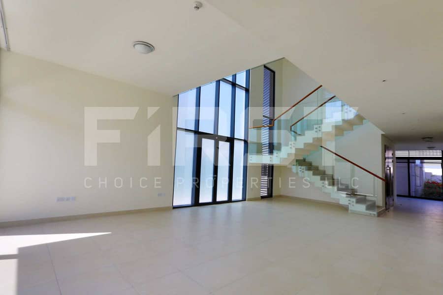 4 Internal Photo of 4 Bedroom Villa in West Yas Yas Island (11). jpg