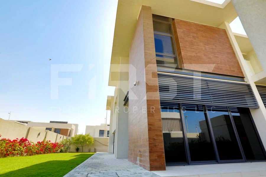 12 External Photo of 4 Bedroom Villa in West Yas Yas Island Abu Dhabi UAE (5). jpg