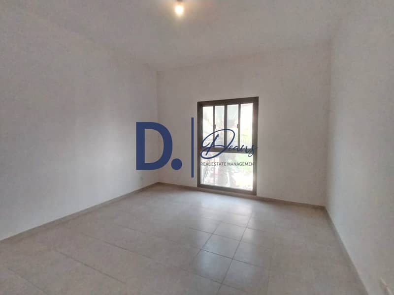 12 ef1e13db-daaa-4cd5-867e-8a9e57e19d62. jpg