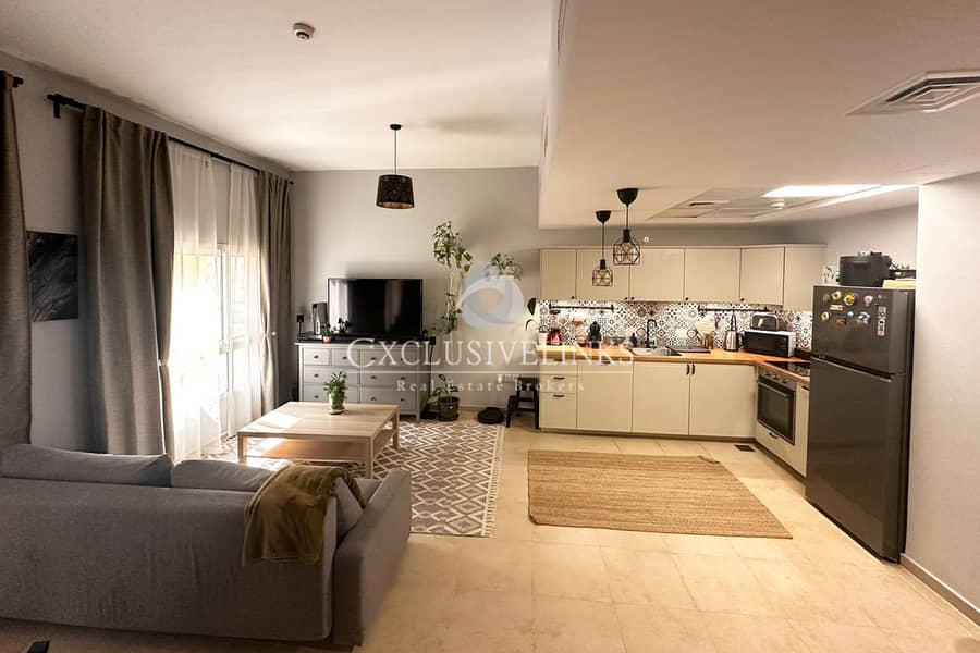 Upgraded I Furnished I Vacant I 1,008.79 sq. ft.