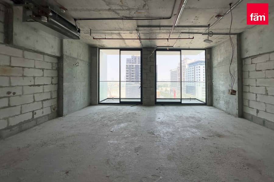 Handover Q1 2025, Office with Cirlce mall view