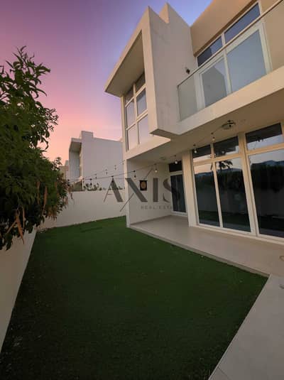 3 Bedroom Villa for Rent in DAMAC Hills 2 (Akoya by DAMAC), Dubai - Vacant | Single Row | Near Road | private Yard