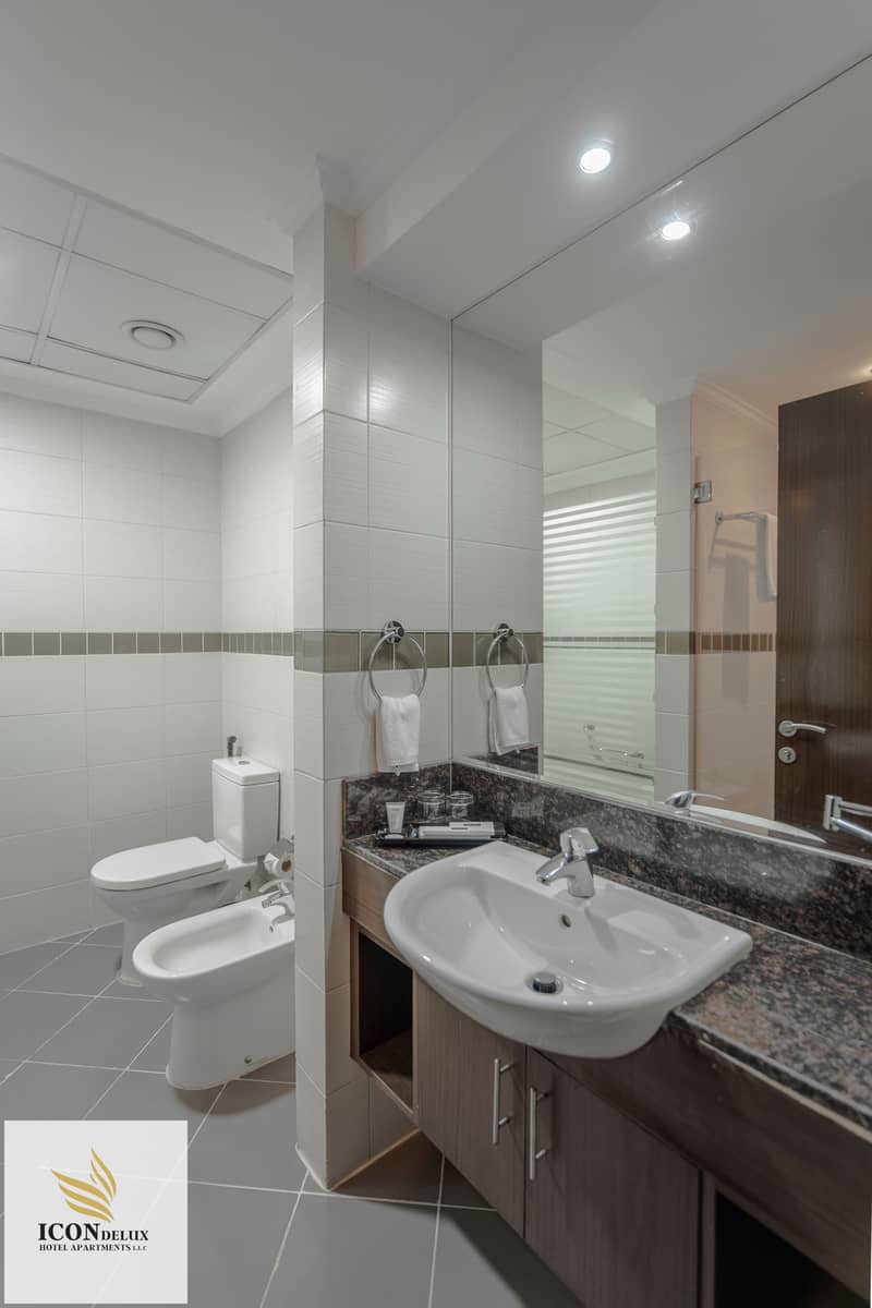 6 BATHROOM2. jpg