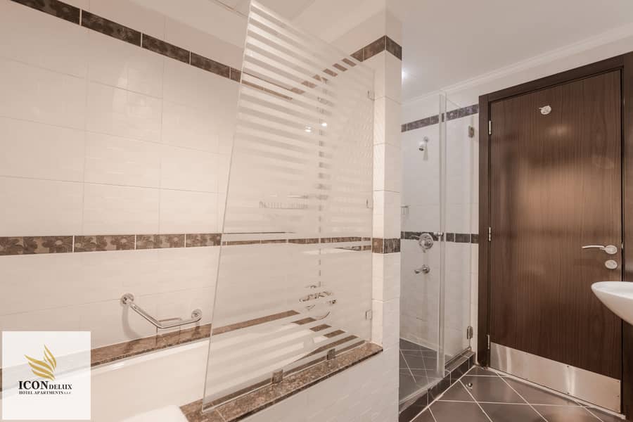 7 BATHTUB. JPG