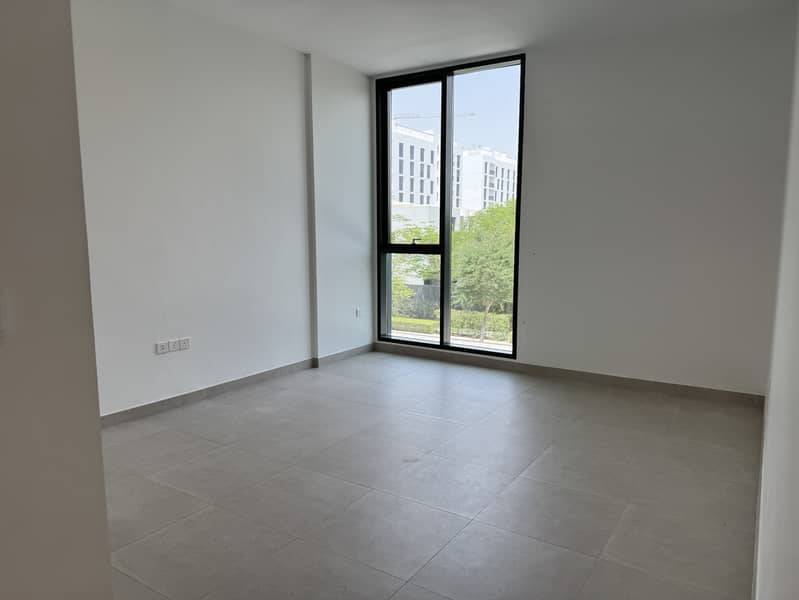 Vacant | Spacious and ready to move | Brand new