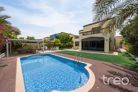 4 Bedroom Villa for Sale in Jumeirah Park, Dubai - Exclusive | Fully Renovated | Extended | 4BR