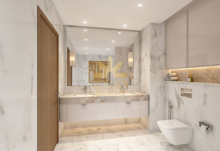 4 azizi-venice-bathroom-view. jpg