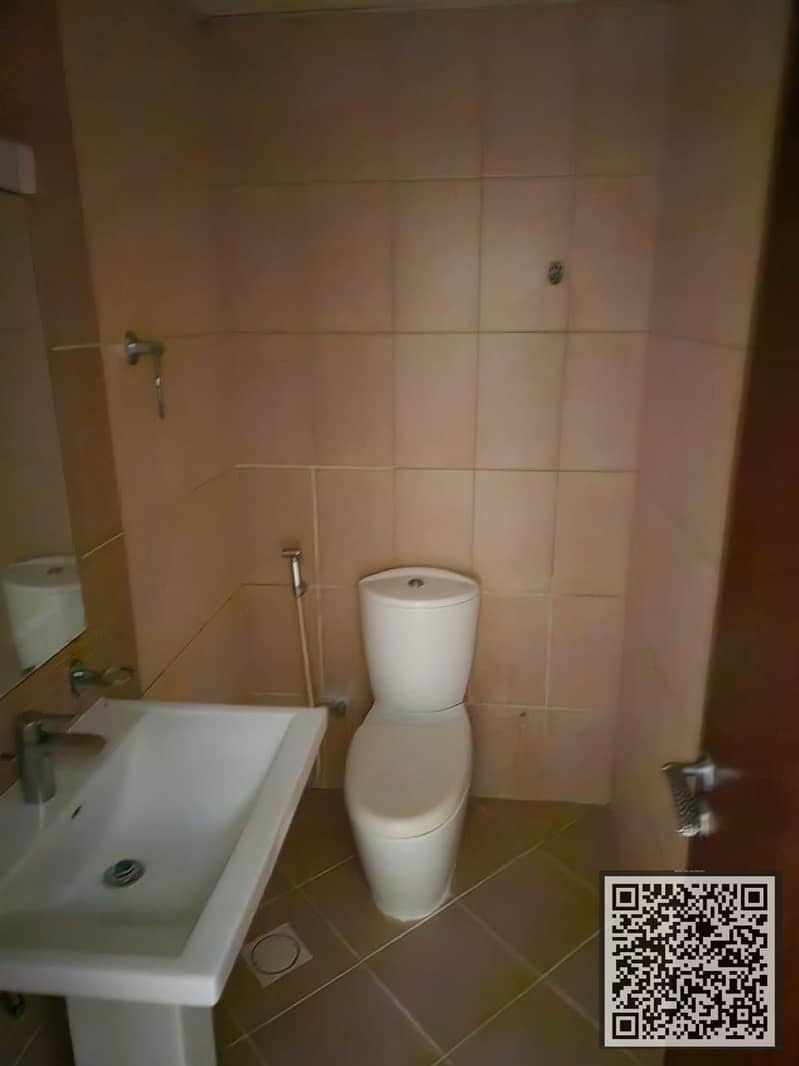 15 5644308b-e506-4cfb-8868-d6ab03e938d6. jpg