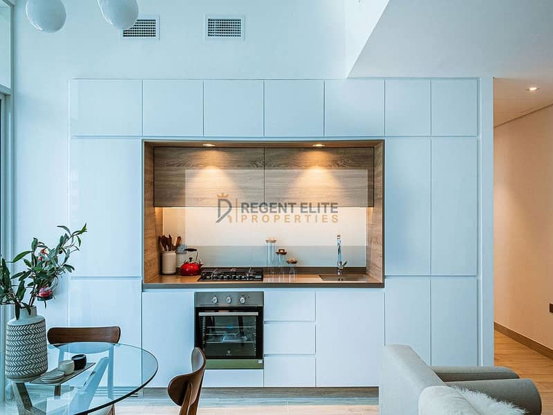 19 studio-one-kitchen2. jpg