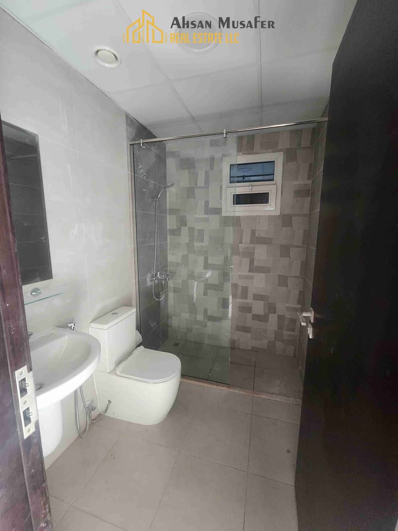 9 1000825593. jpg