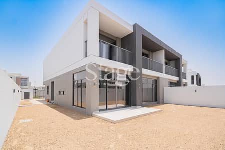 5 Bedroom Villa for Rent in Dubai South, Dubai - Large 5BR Villa | Single Row | Close to Amenities
