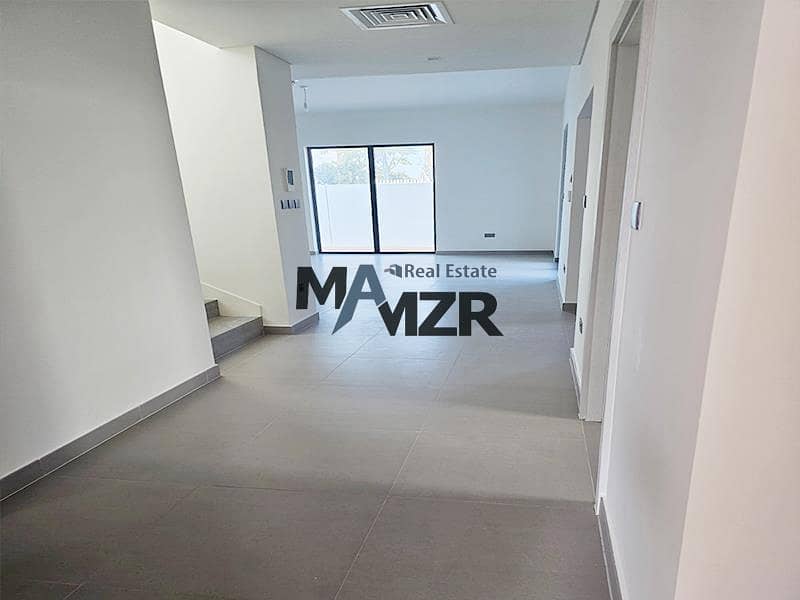 Corner Unit | Single Row | Premium Location Corner Unit | Single Row | Premium Location