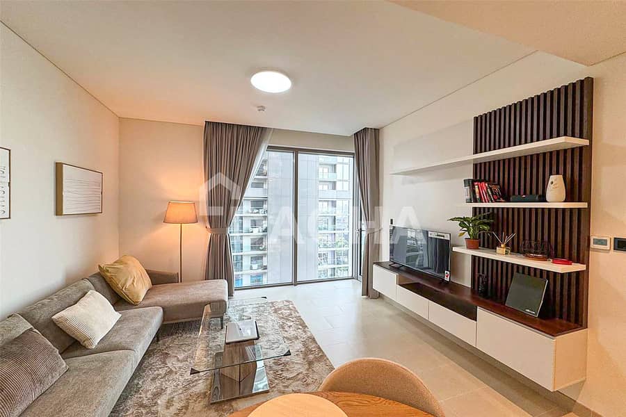 Modern Furnished | Pool View | Quiet Floor