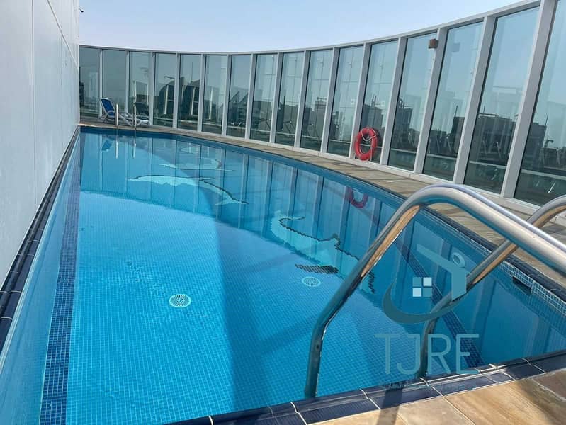 18 swimming pool. jpg