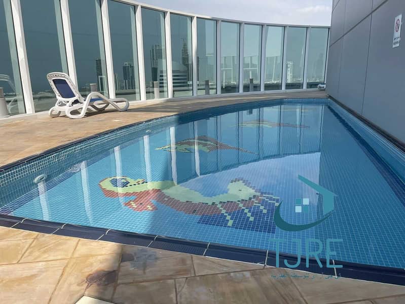 19 pool madis. jpg