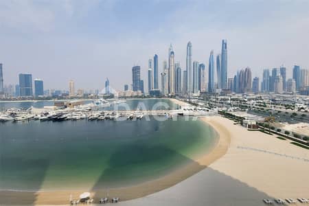 1 Bedroom Apartment for Rent in Dubai Harbour, Dubai - Premium | Vacant | Spacious Balcony | Palm View