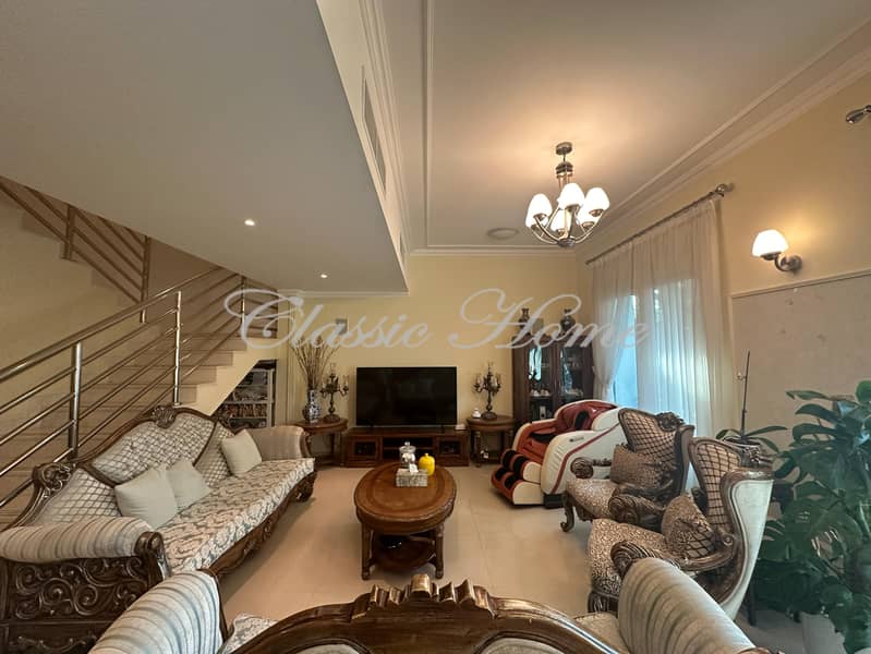 5 living room 2. jpg