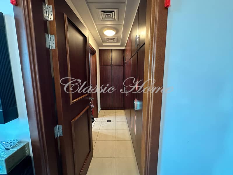 18 bedroom_1 walk-in. jpg