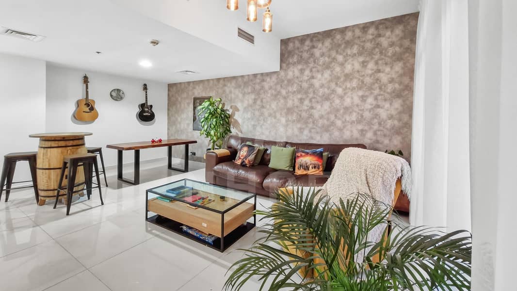 RECENTLY RENOVATED| POOL | GYM | EXCLUSIVE | 4 BED