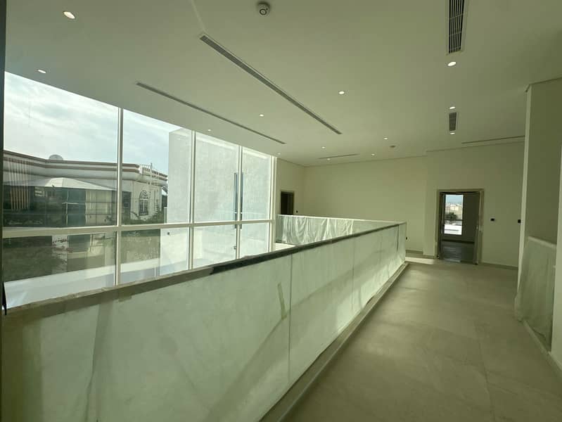 5 Brand_New-Elegant_Villa-Modern_-11. jpg