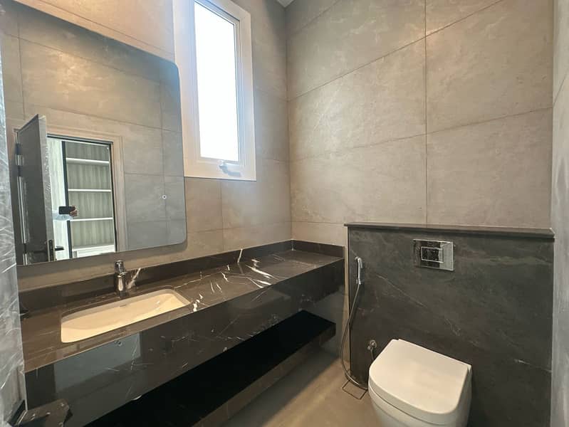 13 Brand_New-Elegant_Villa-Modern_-7. jpg