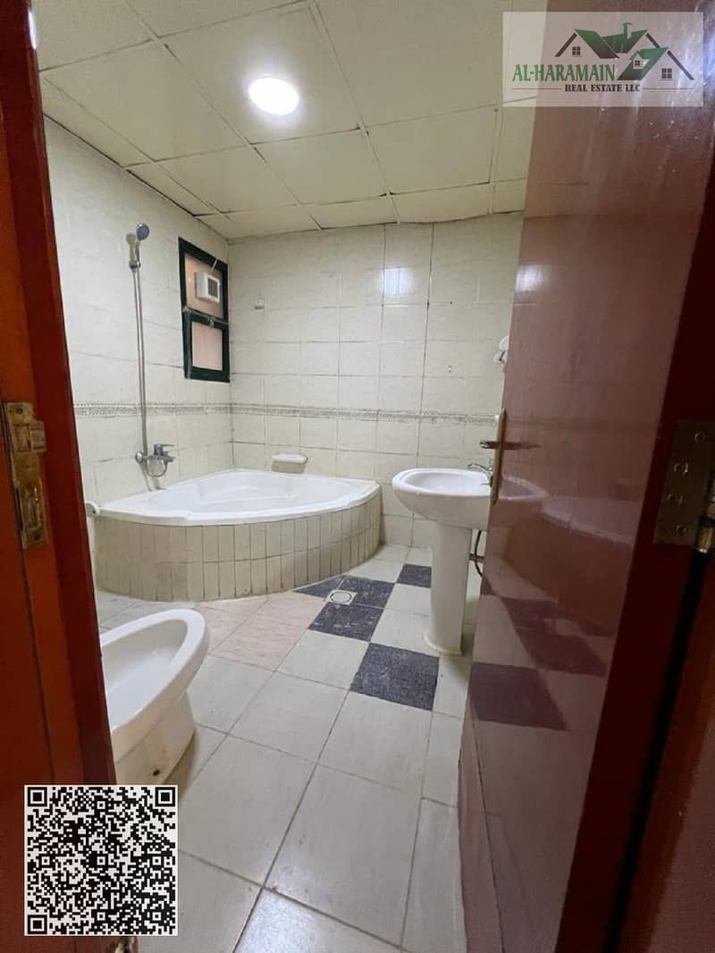 4 8ee30645-f8f9-4cb1-8f8f-e23a166b4e7f. jpg