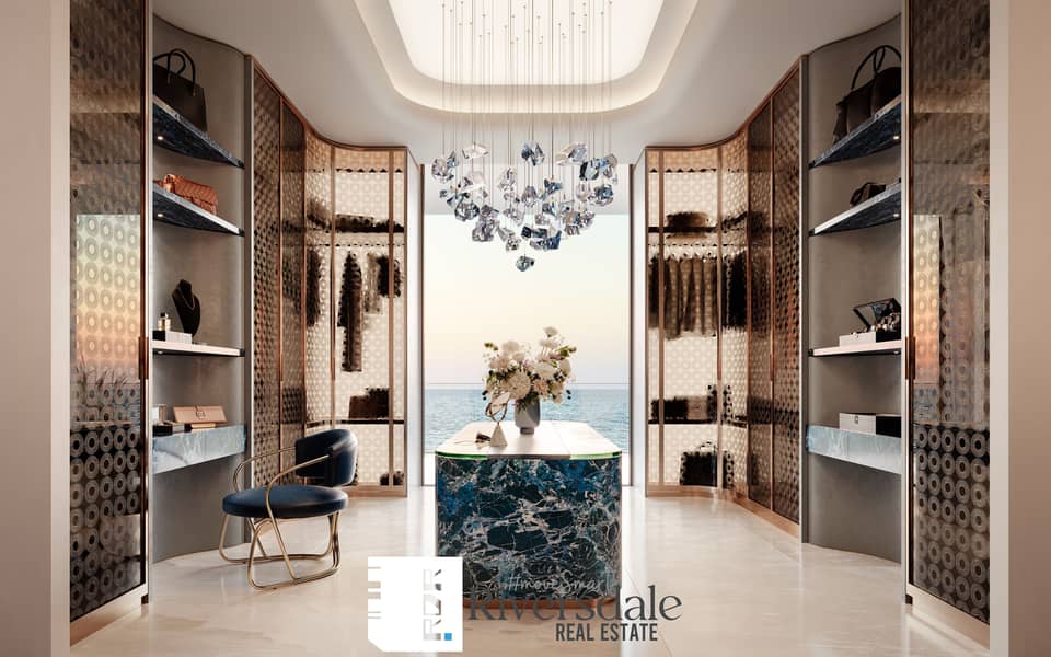 18 Sky Mansions Walkin Closet. jpg